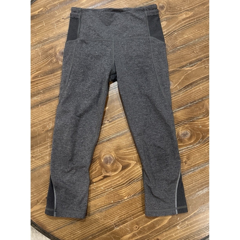 LULULEMON Size 4 Women's Nylon Spandex Capri Leggings Heather Gray Lace Detail